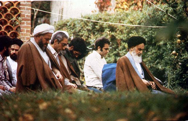 توصیه امام خمینی(ره) برای مواظبت از وقت نماز